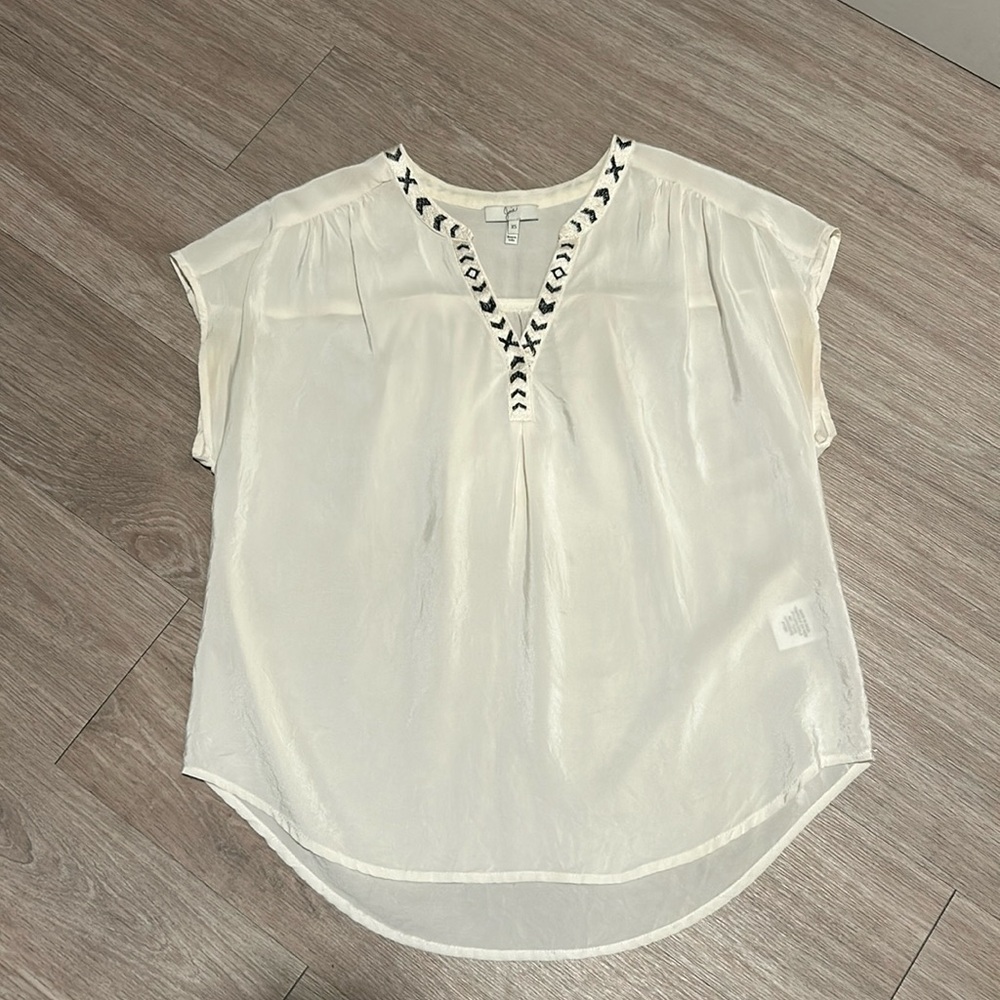 Joie off white silk blouse short sleeve